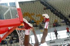 ΓΙΑΝΓΚ, ΠΡΙΝΤΕΖΗΣ ΚΑΙ ΛΟΤΖΕΣΚΙ VS... ΚΟΛΟΣΣΟΣ Ρ.! *ΒΙΝΤΕΟ*