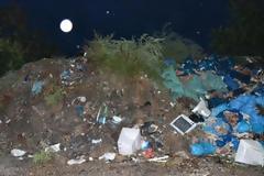 Τα σκουπίδια πλημμυρίζουν και πάλι τον δήμο Καλαμαριάς