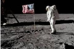 Ρώσοι ψάχνουν αποδείξεις για το αν οι Αμερικάνοι πάτησαν όντως στο φεγγάρι