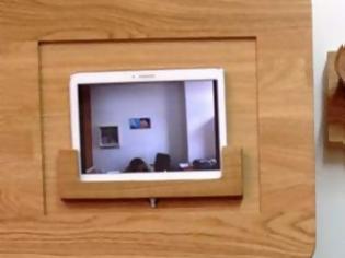 Φωτογραφία για Τα Τρίκαλα καινοτομούν: Έφτιαξαν έξυπνο έπιπλο που γίνεται... tablet