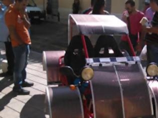 Φωτογραφία για Κλέβει τις εντυπώσεις το aυτοκίνητο με φωτοβολταϊκά στο Αγρίνιο [video]