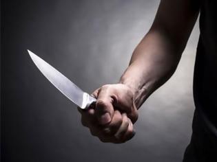 Φωτογραφία για Πάτρα: Σοβαρό επεισόδιο σε καφετέρια - Νεαρός δράστης απείλησε θαμώνες με μαχαίρι