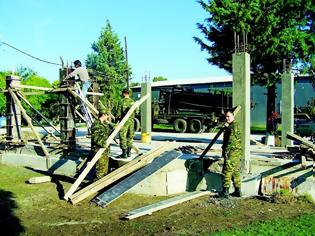 Φωτογραφία για Φαντάροι χτίζουν εκκλησία για τον Αγιο Παΐσιο