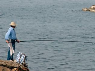 Φωτογραφία για Πρέβεζα: Δεν πίστευε στα μάτια του ο ψαράς, όταν κοίταξε το καλάμι του! [photos]