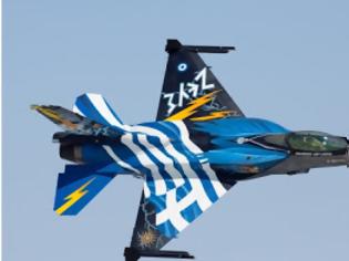 Φωτογραφία για Aυτός είναι ο πιλότος που θα σκίσει τον ουρανό της Θεσσαλονίκης στην στρατιωτική παρέλαση [photo]