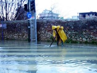 Φωτογραφία για Μετ΄ εμποδίων η κυκλοφορία σε Αχαΐα και Ηλεία λόγω κατολισθήσεων από την κακοκαιρία - Ποιες περιοχές επλήγησαν