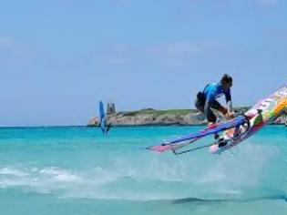 Φωτογραφία για Κορυφαίοι αθλητές δαμάζουν τα κύματα στη Νάξο το Σαββατοκύριακο
