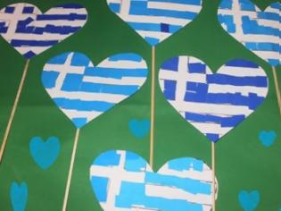 Φωτογραφία για Χειροτεχνία: Φτιάχνουμε μαζί την ελληνική σημαία!