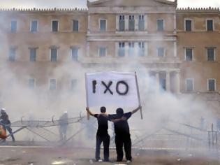 Φωτογραφία για Στις 28 Οκτωβρίου οι Έλληνες γιορτάζουν το ΟΧΙ! Εκτός από έναν - Δείτε τον...
