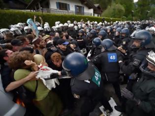 Φωτογραφία για Γερμανία: Συγκέντρωση ακροδεξιών με επεισόδια