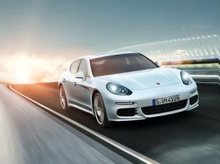 Φωτογραφία για Porsche: Ανακαλεί 60.000 αυτοκίνητα με βλάβη