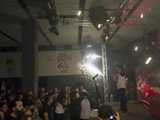 Φωτογραφία για Ρουμανία: Εικόνα από την στιγμή που ξεσπά φωτιά σε club [photo]