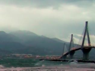 Φωτογραφία για ΠΡΙΝ ΛΙΓΟ - Αντίρριο: Βγήκε η θάλασσα έξω - Κλειστή η γραμμή Ρίου – Αντιρρίου [video]