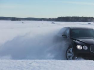 Φωτογραφία για Εντυπωσιακό βίντεο πώς να μάθεις να οδηγείς μια Bentley στον πάγο!