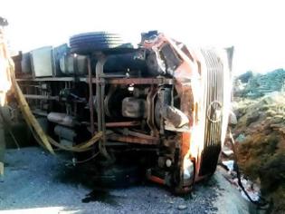 Φωτογραφία για Τροχαίο με 6 τραυματίες στην Άνδρο -  Ανετράπη Φορτηγό [photo]