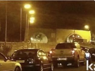 Φωτογραφία για Ουρές αυτοκινήτων τη νύχτα στη σήραγγα της Στέρνας - Διαβάστε για ποιο λόγο [photo]