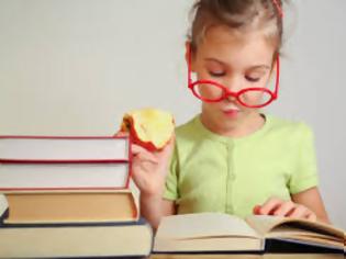 Φωτογραφία για Σωστή στάση των παιδιών κατά το διάβασμα και τη γραφή [photos]