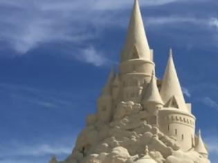 Φωτογραφία για Το ψηλότερο κάστρο από άμμο στον κόσμο [video]