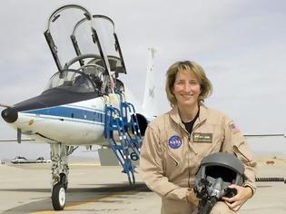 Φωτογραφία για Γυναίκα που πολέμησε στο Ιράκ διάλεξε ο Μπράνσον για να τον πάει στο διάστημα