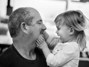 Φωτογραφία για Δέκα λόγοι για τους οποίους ο παππούς είναι ο αγαπημένος ήρωας των παιδιών