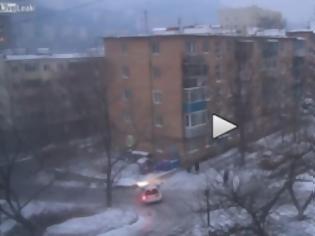 Φωτογραφία για Τα αυτοκίνητα κάνουν... πατινάζ σε δρόμο της Ρωσίας [video]
