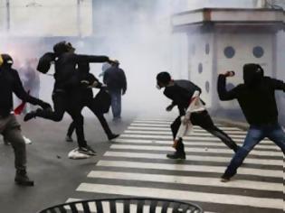 Φωτογραφία για Συνελήφθησαν έλληνες αντεξουσιαστές για επεισόδια στο Μιλάνο