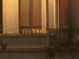 Φωτογραφία για Ο αδερφός των δύο σφαγέων του Παρισιού δηλώνει αθώος και ανάβει κεριά στην μνήμη των θυμάτων [photos]