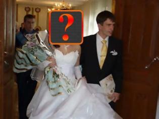 Φωτογραφία για Η νύφη έλαμπε από ομορφιά, αλλά ο γαμπρός λιποθύμησε την πρώτη νύχτα γάμου όταν είδε αυτό!