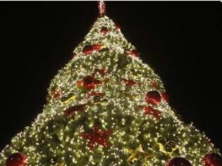 Φωτογραφία για Η Αθήνα ντύθηκε Χριστουγεννιάτικα - Το λαμπερό δέντρο, τα φωτάκια και ο Σάκης Ρουβάς [photos]