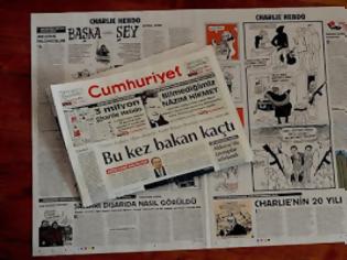 Φωτογραφία για Ερευνάται μετά τις συλλήψεις δημοσιογράφων η Cumhuriyet