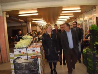 Φωτογραφία για Η Υφυπουργός, Μαρία Κόλλια-Τσαρουχά, στην Κεντρική Αγορά Θεσσαλονίκης