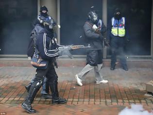 Φωτογραφία για Τρόμος στο Λονδίνο: 2.000 οπλισμένοι αστυνομικοί κυνηγούσαν τρομοκράτες... [photos]