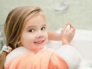 Φωτογραφία για Δείτε πως πρέπει να πλένει το παιδί σας τα χέρια του