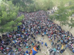 Φωτογραφία για Παρέμβαση της αστυνομίας στην Ειδομένη: Απομακρύνουν τους μετανάστες...