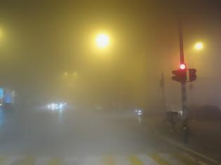 Φωτογραφία για Πνιγμένο στο τοξικό νέφος της αιθαλομίχλης και χθες το βράδυ,ολόκληρο το λεκανοπέδιο