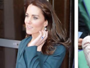 Φωτογραφία για Σαν δυο σταγόνες νερό: H Kate Middleton μιμείται... τη μαμά της! [photos]