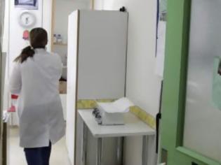 Φωτογραφία για Ενας στους τρεις Ελληνες δίνει «φακελάκι» σε γιατρό - Από 200 έως 5.000 ευρώ