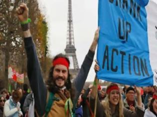 Φωτογραφία για Σε πανηγυρικό κλίμα υιοθετήθηκε η συμφωνία του Παρισιού για το κλίμα