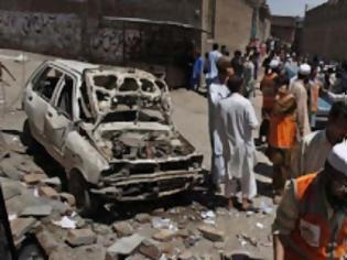 Φωτογραφία για Πακιστάν: 10 νεκροί και 30 τραυματίες σε βομβιστική επίθεση