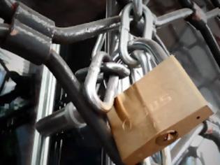 Φωτογραφία για Στοιχεία-σοκ για την Ελλάδα: Καθημερινά βάζουν λουκέτο πάνω από 89 επιχειρήσεις...