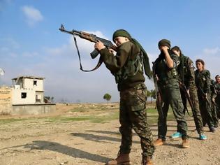 Φωτογραφία για Χριστιανές μητέρες πιάνουν τα καλάσνικοφ και πολεμούν το Ισλαμικό Κράτος (φωτο)