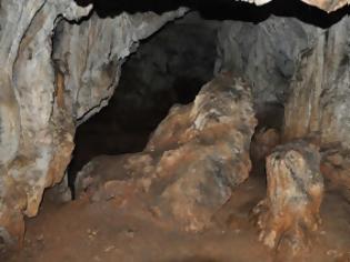 Φωτογραφία για Παραδόθηκε η μελέτη αξιοποίησης του σπηλαίου «Τραπέζας» (Κρόνιο) στο δήμαρχο Οροπεδίου Γ. Στεφανάκη-Στόχος να χρηματοδοτηθεί από το νέο ΕΣΠΑ