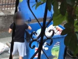 Φωτογραφία για Πάτρα: Δεν αντέχω να βλέπω το παιδί μου να τρώει από τα σκουπίδια - Ξυπόλητο πηγαίνει στο σχολείο
