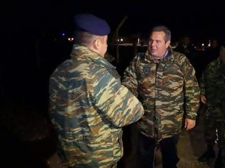 Φωτογραφία για ΦΩΤΟ-Ο Υπουργός Εθνικής Άμυνας Πάνος Καμμένος από την χθεσινοβραδινή του επίσκεψη στην Λήμνο