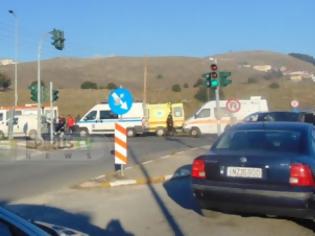 Φωτογραφία για ΙΩΑΝΝΙΝΑ: Σφοδρή σύγκρουση 2 οχημάτων στην περιφερειακή οδό - Τέσσερα άτομα στο νοσοκομείο [photos]