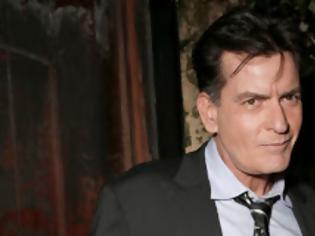 Φωτογραφία για Η εξομολόγηση του Charlie Sheen: Δεν σκέφτηκα να αυτοκτονήσω, δεν είμαι...