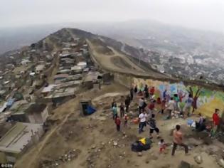Φωτογραφία για Το τείχος της ντροπής στο Περού