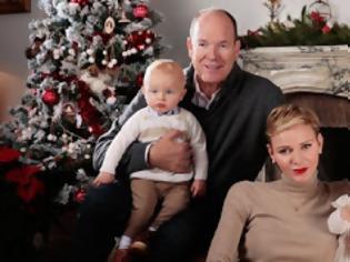 Φωτογραφία για Η χριστουγεννιάτικη φωτογραφία του πρίγκιπα Αλβέρτου του Μονακό με την οικογένειά του