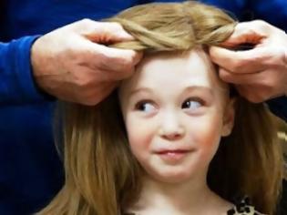 Φωτογραφία για Να τι συμβαίνει όταν δωρίζεις τα μαλλιά σου! Ένα βαθιά συγκινητικό βίντεο που πρέπει όλοι να δείτε