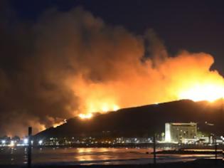 Φωτογραφία για Μεγάλη πυρκαγιά απειλή υποδομές στην Καλιφόρνια